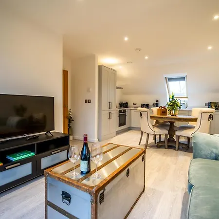 28 St John's Mews * York